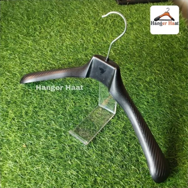 Boys Hanger 02